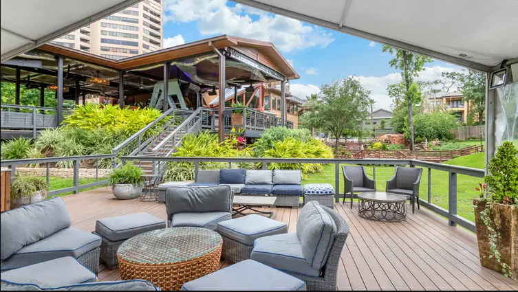 Brenner’s Steakhouse on the Bayou